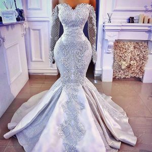 Long Sleeve Elegant African Women Bride Wedding Gown